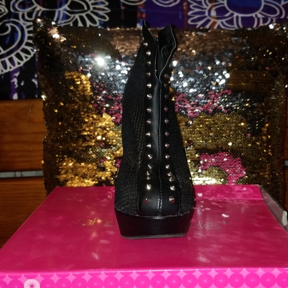 Booties - Picture 2 of 4